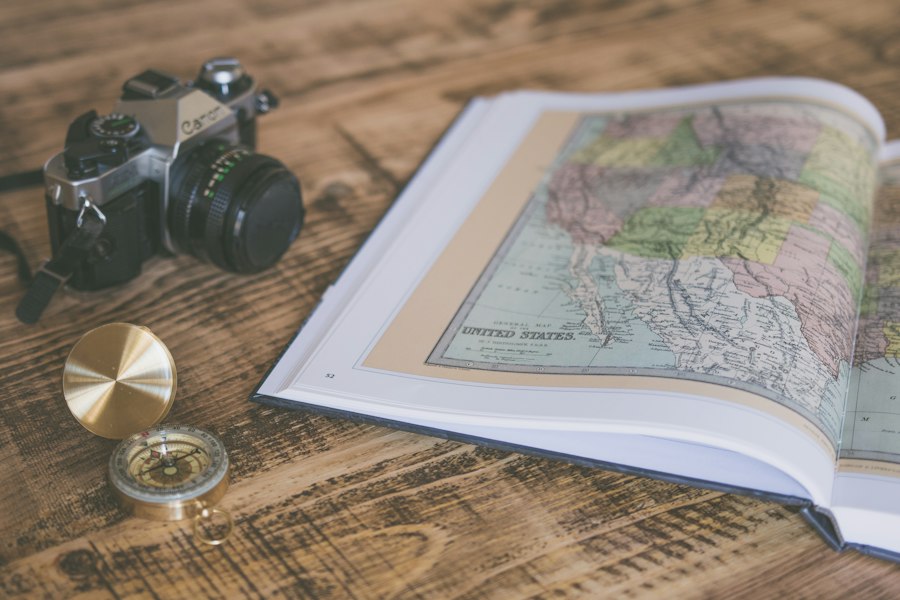 Photo travel guide between two destinations experts data